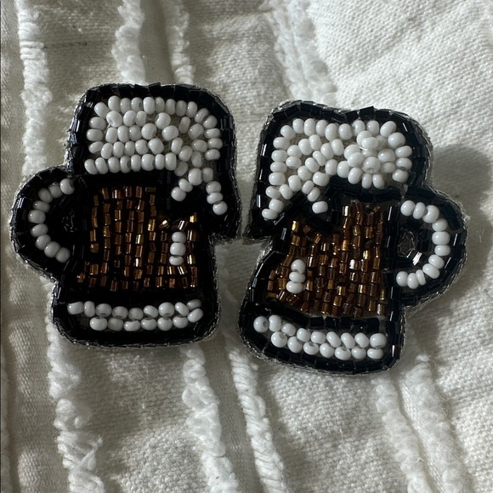 Brand new Handcrafted Oktoberfest Beaded Beer Mug Earrings Stein Never worn